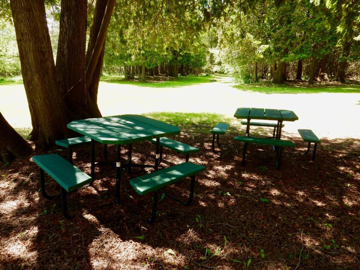 Garden Grove Retreat & Lodging Near Pictured Rocks, Fayette, Trails エクステリア 写真