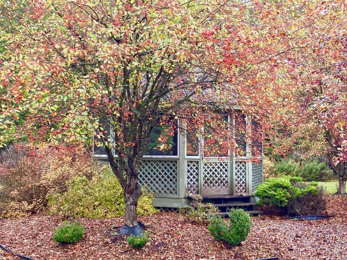 Garden Grove Retreat & Lodging Near Pictured Rocks, Fayette, Trails エクステリア 写真