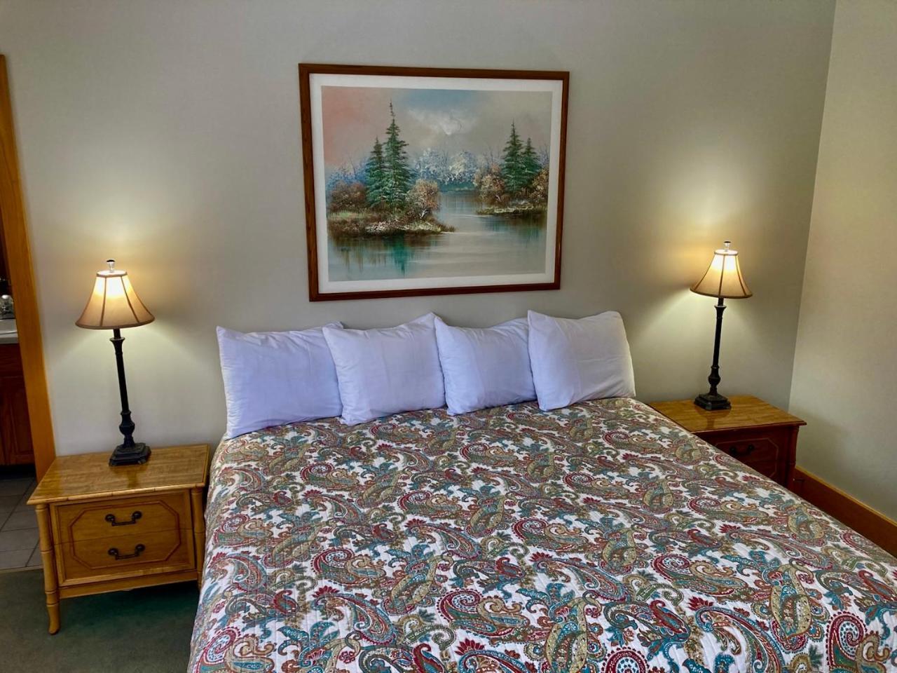 Garden Grove Retreat & Lodging Near Pictured Rocks, Fayette, Trails エクステリア 写真